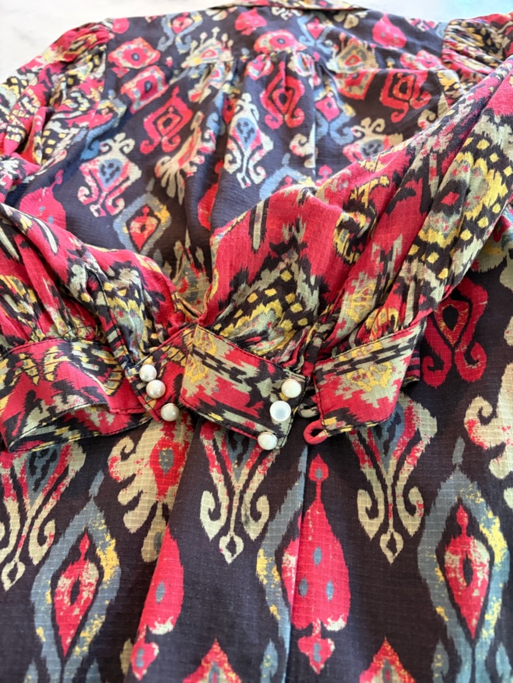 Anthropologie
Forever that Girl Blouse-Size Medium, pearl buttons - Picture 3 of 5